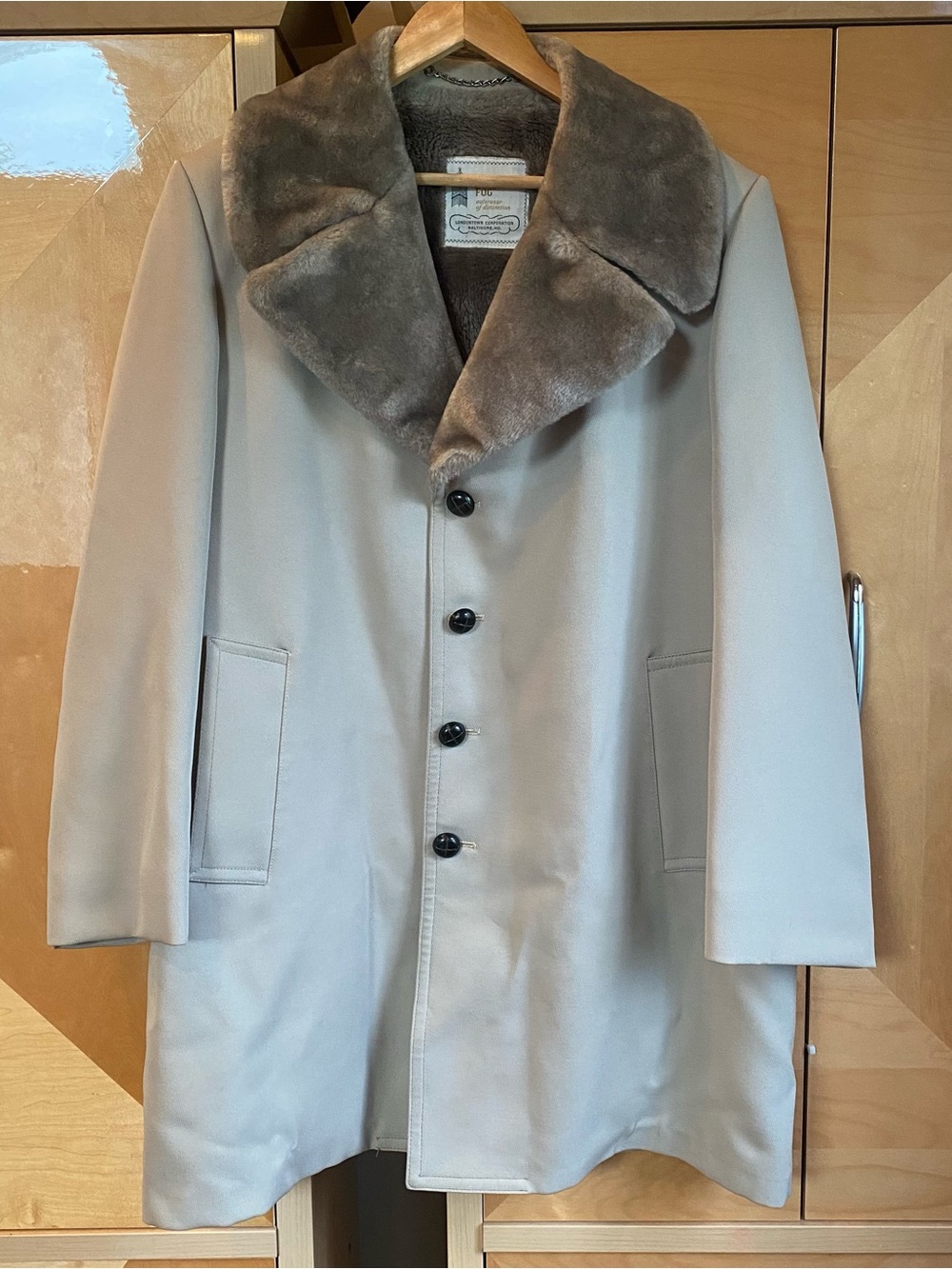 Vintage 70’s London Fog Faux Fur Lined Beige Trench winter Coat Men's 44 Reg